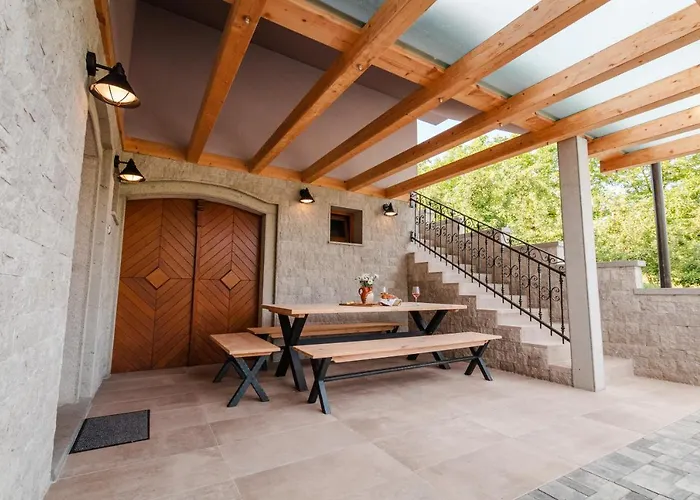 Vineyard Radulja 斯玛杰克托莱塞